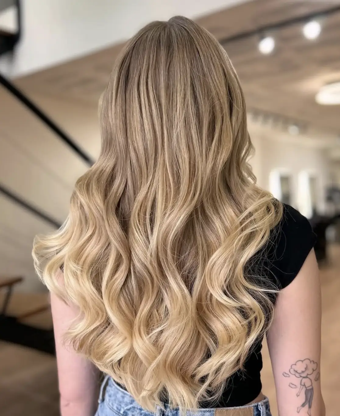 Coloracion con brillo Barcelona Coloracion profesional con brillo intenso en peluqueria Barcelona